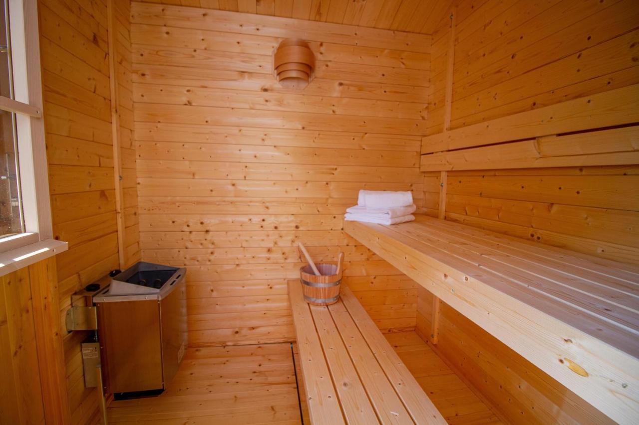 Up Besoeoek - Magnolie Mit Sauna Krummhörn المظهر الخارجي الصورة